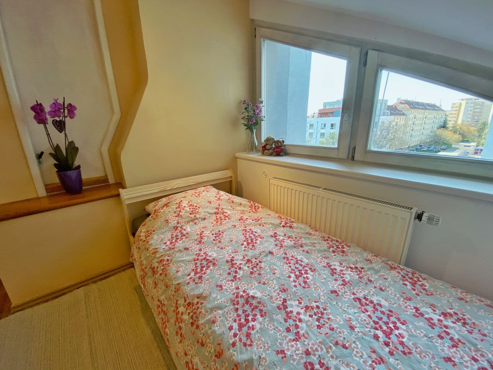 3 bedroom with open-plan kitchen flat to rent, 104 m², Srbínská, Prague, Prague 3 bedroom with open-plan kitchen flat to rent, 104 m², Srbínská, Prague, Prague