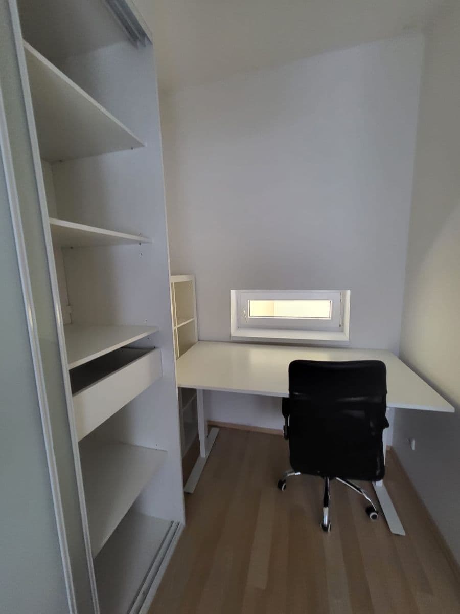 1 bedroom with open-plan kitchen flat to rent, 55 m², Osadní, Prague, Prague 1 bedroom with open-plan kitchen flat to rent, 55 m², Osadní, Prague, Prague