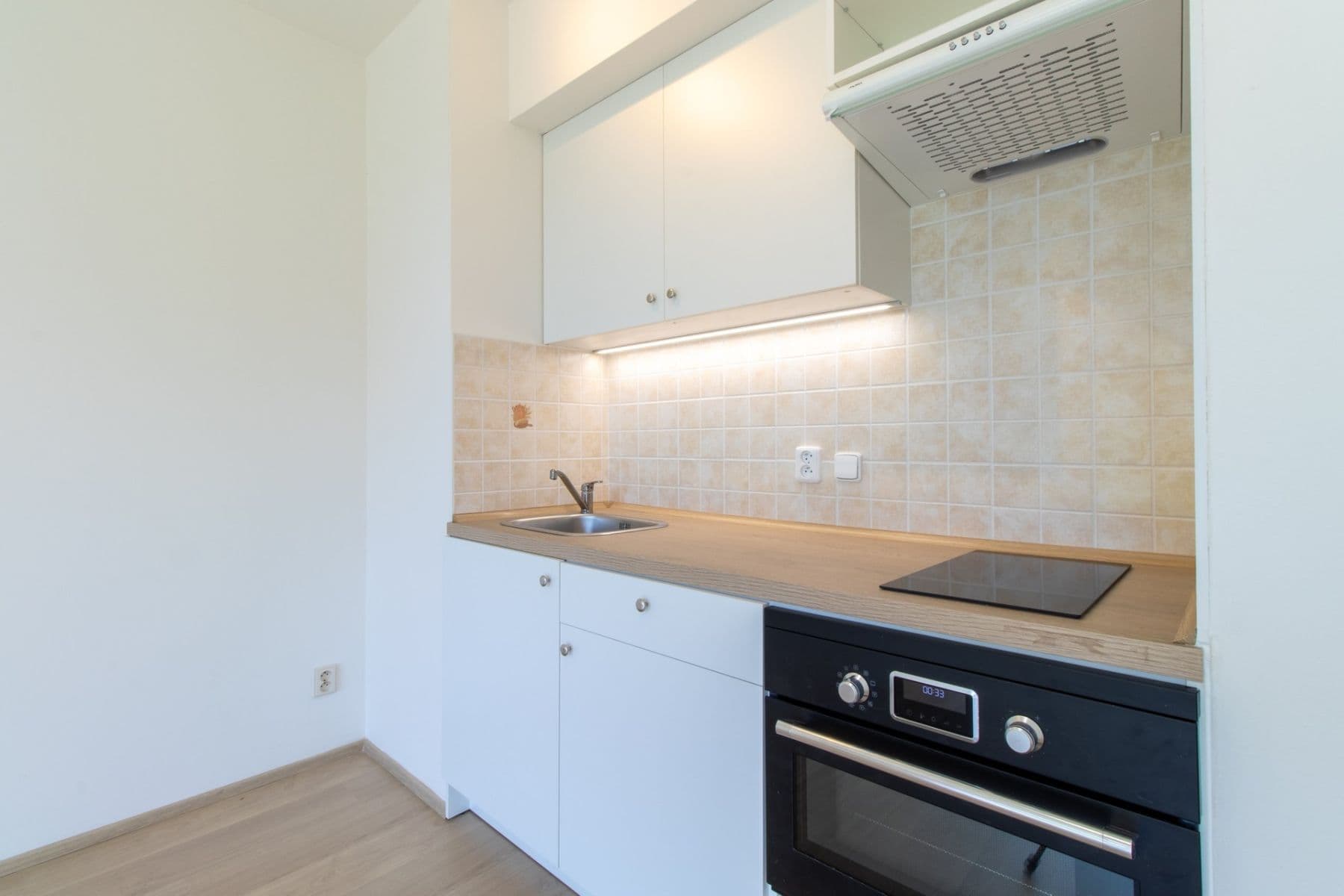 Studio flat to rent, 30 m², Bohumila Landy, Kladno, Středočeský Region Studio flat to rent, 30 m², Bohumila Landy, Kladno, Středočeský Region