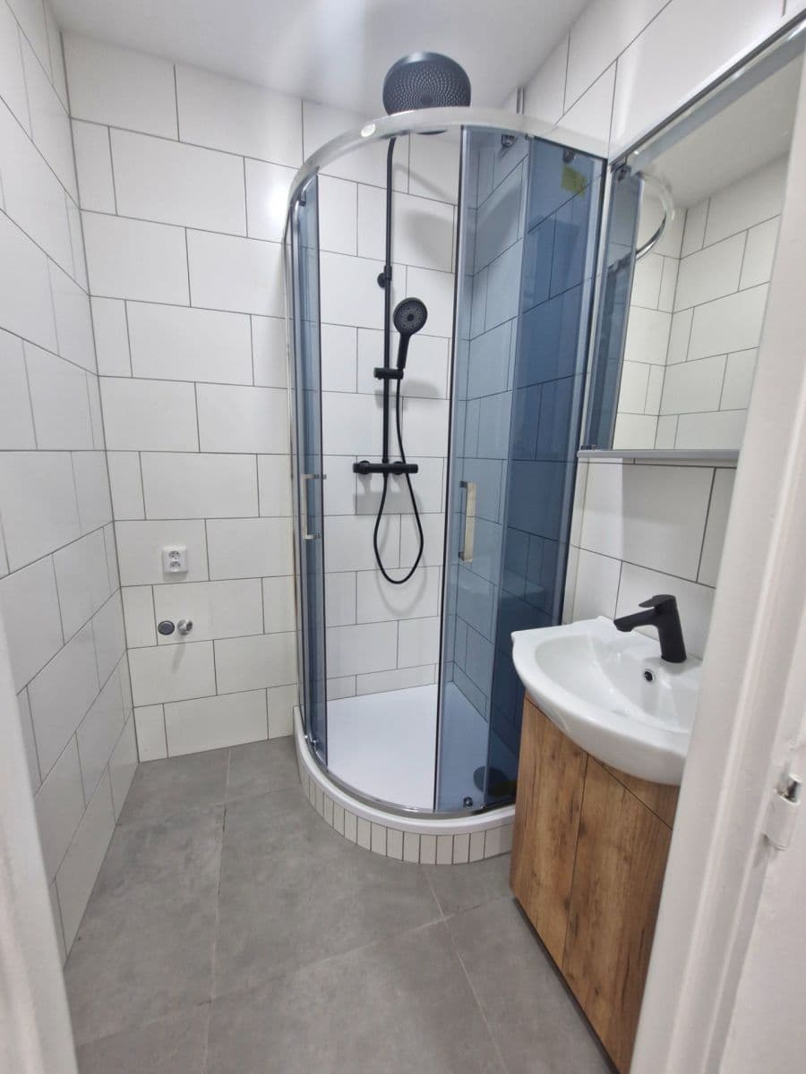 2 bedroom flat to rent, 52 m², Na Vrcholu, Prague, Prague 2 bedroom flat to rent, 52 m², Na Vrcholu, Prague, Prague