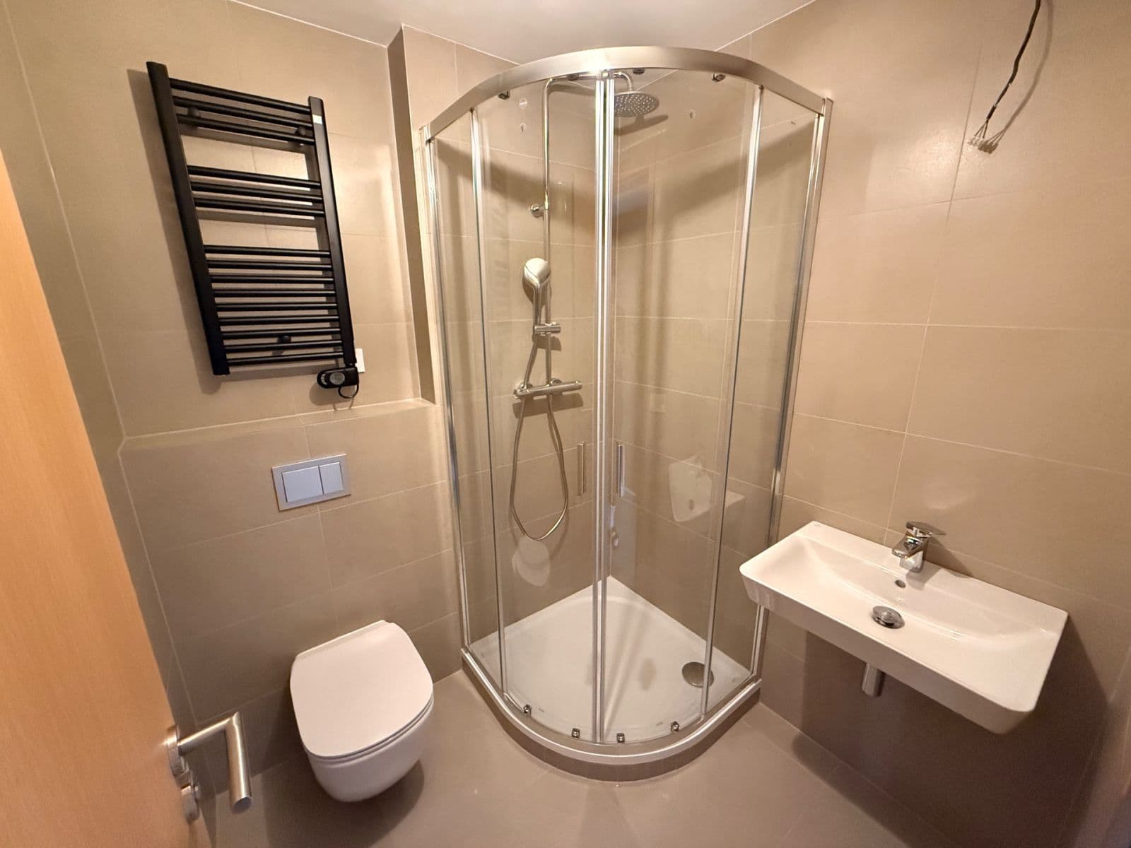 3 bedroom with open-plan kitchen flat to rent, 77 m², Hartigova, Prague, Prague 3 bedroom with open-plan kitchen flat to rent, 77 m², Hartigova, Prague, Prague