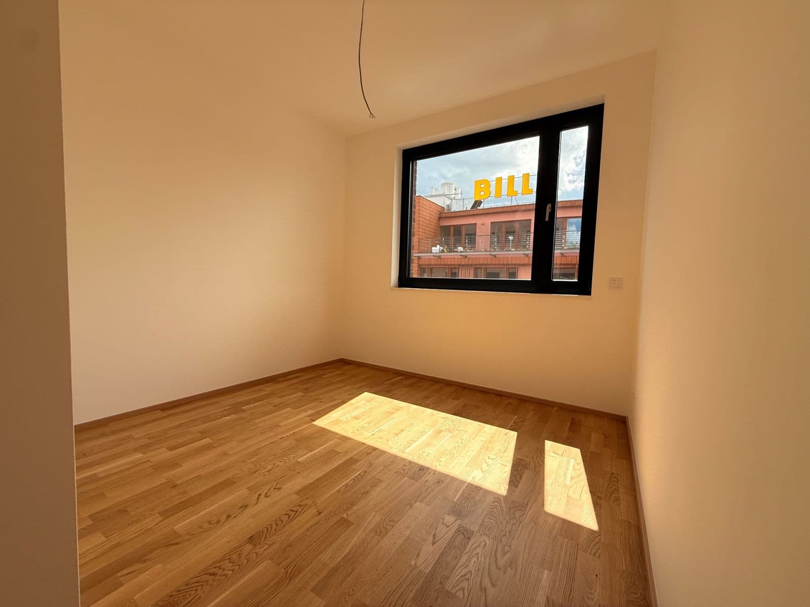 3 bedroom with open-plan kitchen flat to rent, 77 m², Hartigova, Prague, Prague 3 bedroom with open-plan kitchen flat to rent, 77 m², Hartigova, Prague, Prague
