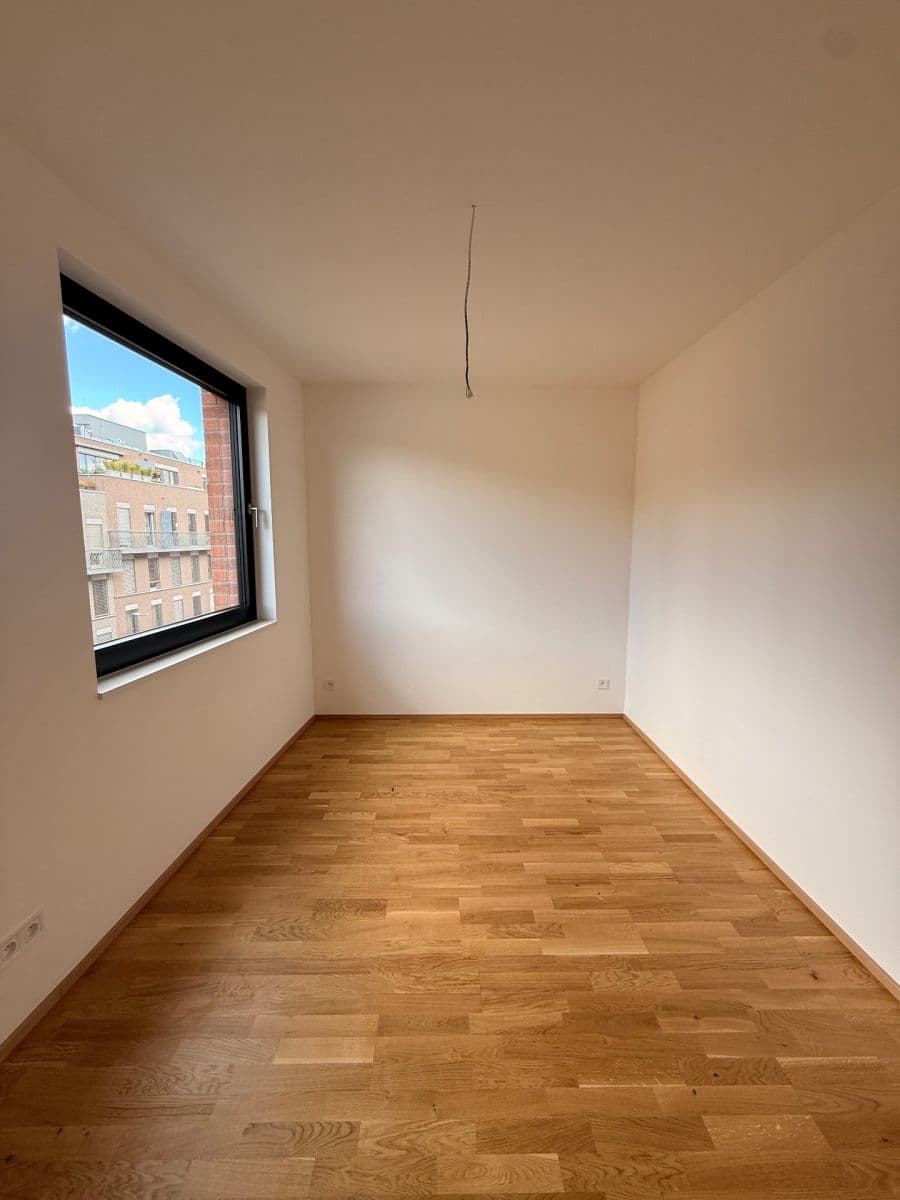 3 bedroom with open-plan kitchen flat to rent, 77 m², Hartigova, Prague, Prague 3 bedroom with open-plan kitchen flat to rent, 77 m², Hartigova, Prague, Prague