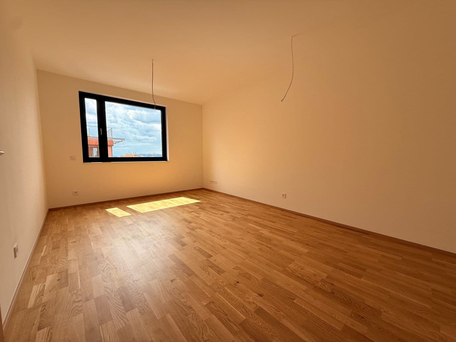 3 bedroom with open-plan kitchen flat to rent, 77 m², Hartigova, Prague, Prague 3 bedroom with open-plan kitchen flat to rent, 77 m², Hartigova, Prague, Prague