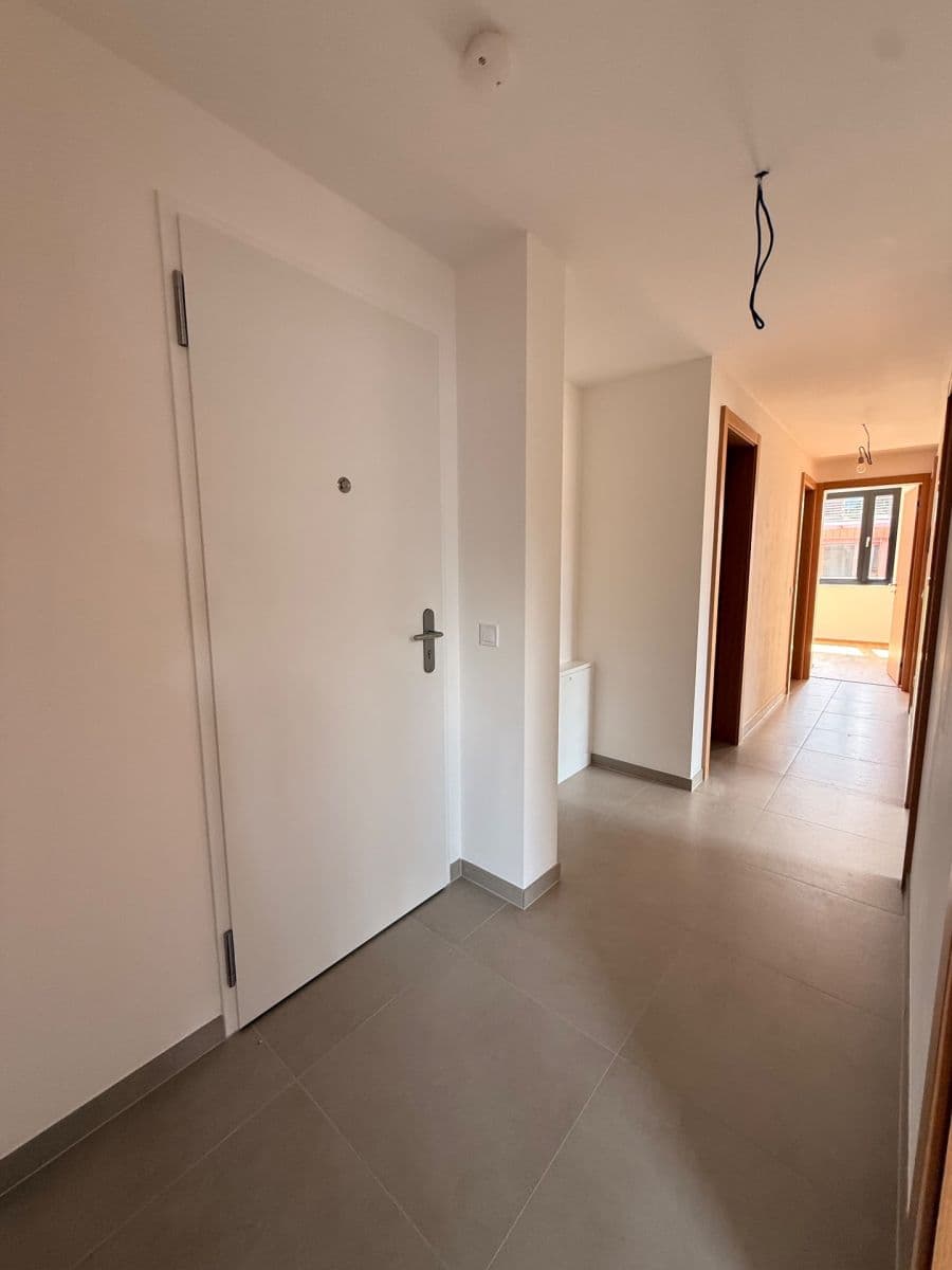 3 bedroom with open-plan kitchen flat to rent, 77 m², Hartigova, Prague, Prague 3 bedroom with open-plan kitchen flat to rent, 77 m², Hartigova, Prague, Prague