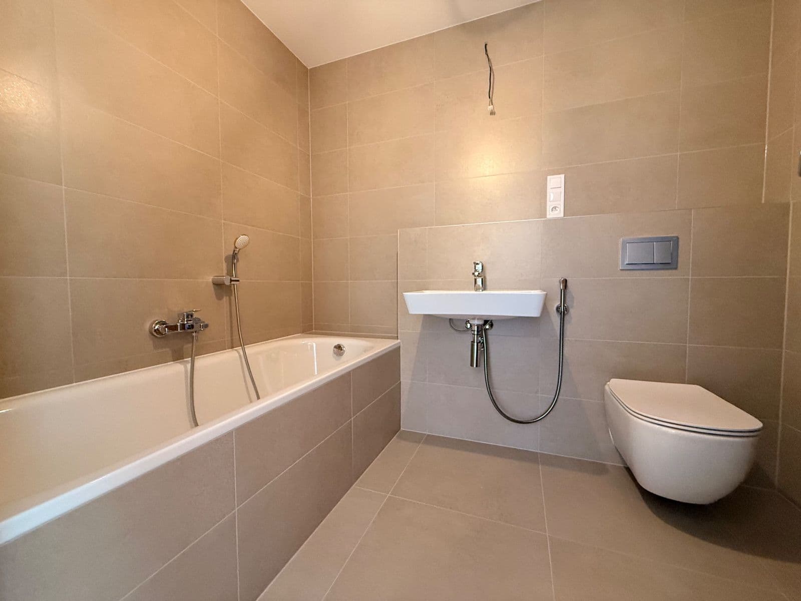 3 bedroom with open-plan kitchen flat to rent, 77 m², Hartigova, Prague, Prague 3 bedroom with open-plan kitchen flat to rent, 77 m², Hartigova, Prague, Prague
