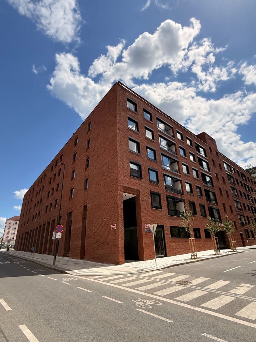 3 bedroom with open-plan kitchen flat to rent, 77 m², Hartigova, Prague, Prague 3 bedroom with open-plan kitchen flat to rent, 77 m², Hartigova, Prague, Prague