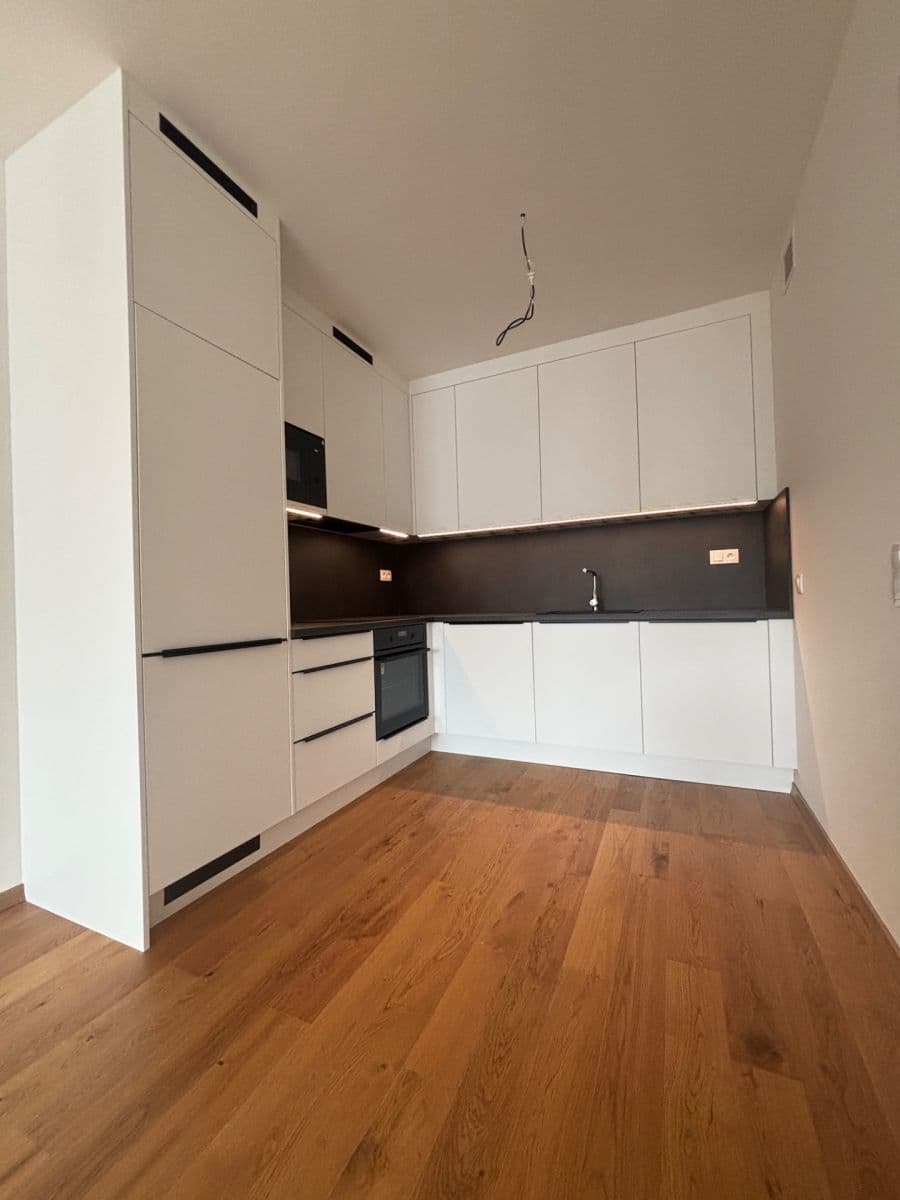 1 bedroom with open-plan kitchen flat to rent, 52 m², Komárkova, Prague, Prague 1 bedroom with open-plan kitchen flat to rent, 52 m², Komárkova, Prague, Prague
