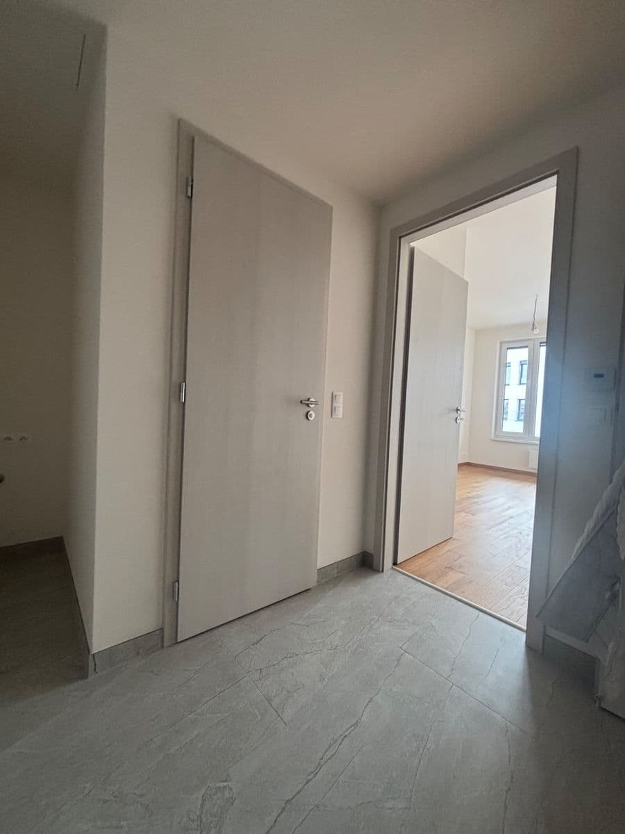 1 bedroom with open-plan kitchen flat to rent, 52 m², Komárkova, Prague, Prague 1 bedroom with open-plan kitchen flat to rent, 52 m², Komárkova, Prague, Prague