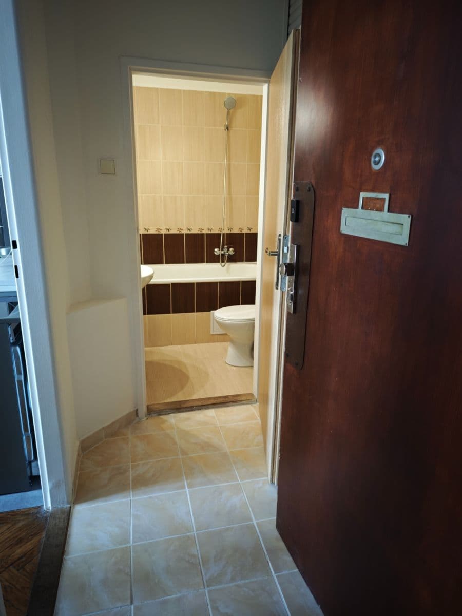 Studio flat to rent, 28 m², Komunardů, Prague, Prague Studio flat to rent, 28 m², Komunardů, Prague, Prague