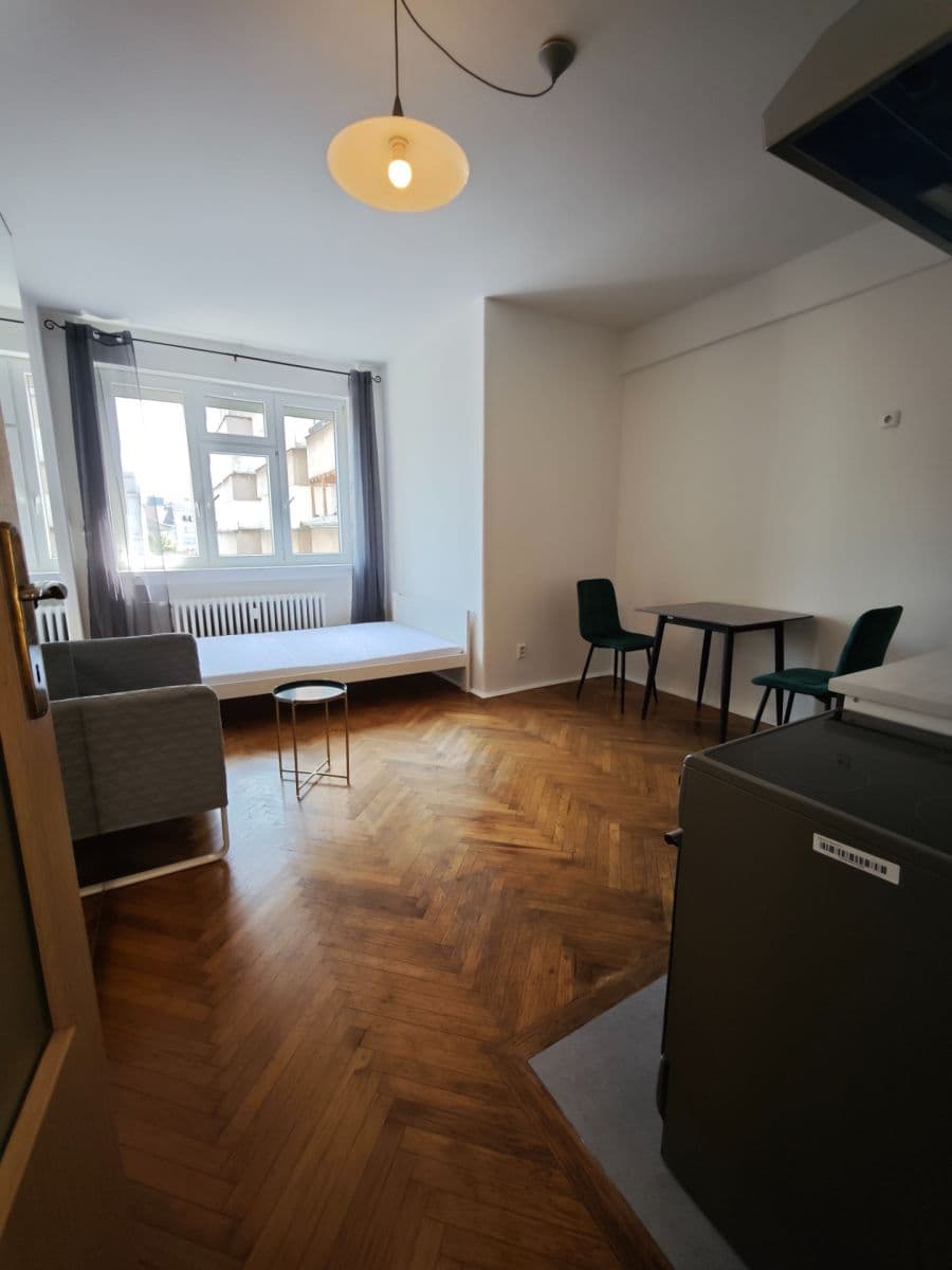 Studio flat to rent, 28 m², Komunardů, Prague, Prague Studio flat to rent, 28 m², Komunardů, Prague, Prague