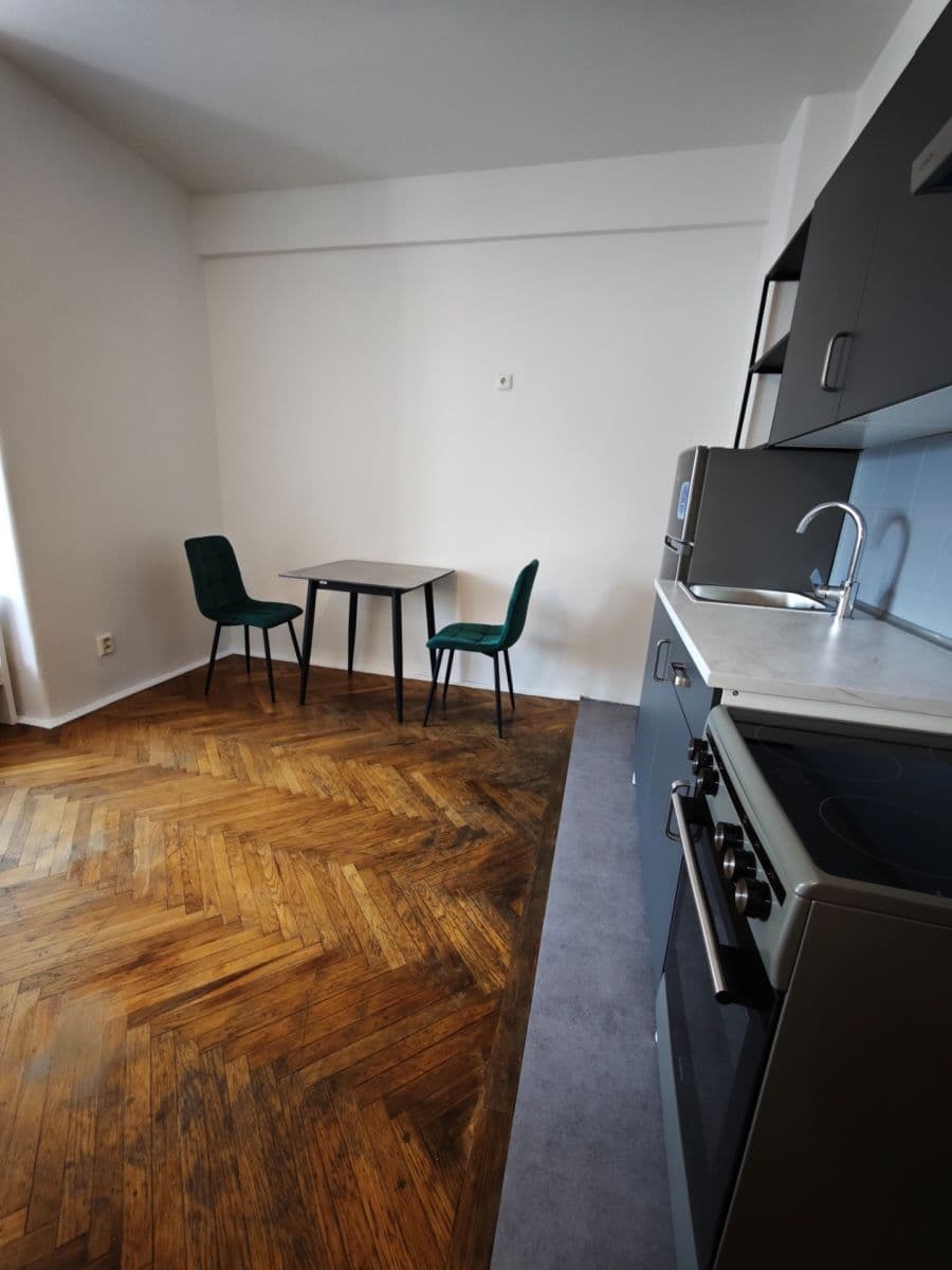 Studio flat to rent, 28 m², Komunardů, Prague, Prague Studio flat to rent, 28 m², Komunardů, Prague, Prague