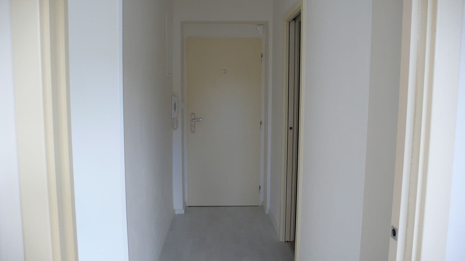 1 bedroom with open-plan kitchen flat to rent, 40 m², Čínská, Prague, Prague 1 bedroom with open-plan kitchen flat to rent, 40 m², Čínská, Prague, Prague