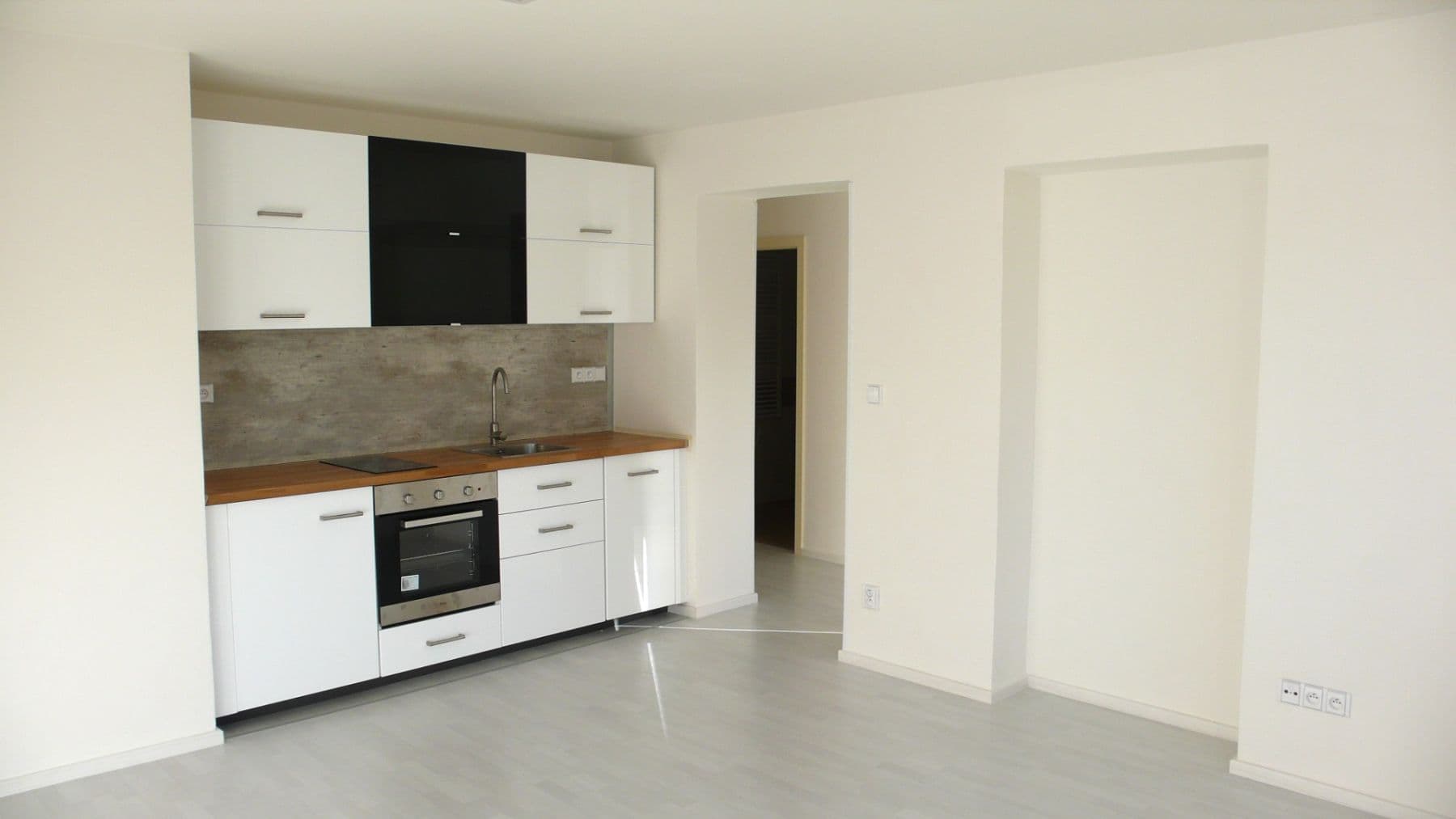 1 bedroom with open-plan kitchen flat to rent, 40 m², Čínská, Prague, Prague 1 bedroom with open-plan kitchen flat to rent, 40 m², Čínská, Prague, Prague
