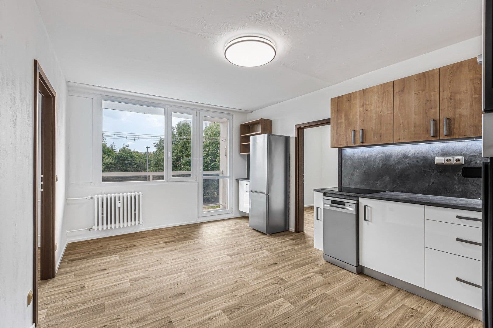 3 bedroom with open-plan kitchen flat to rent, 59 m², Hledíková, Prague, Prague 3 bedroom with open-plan kitchen flat to rent, 59 m², Hledíková, Prague, Prague