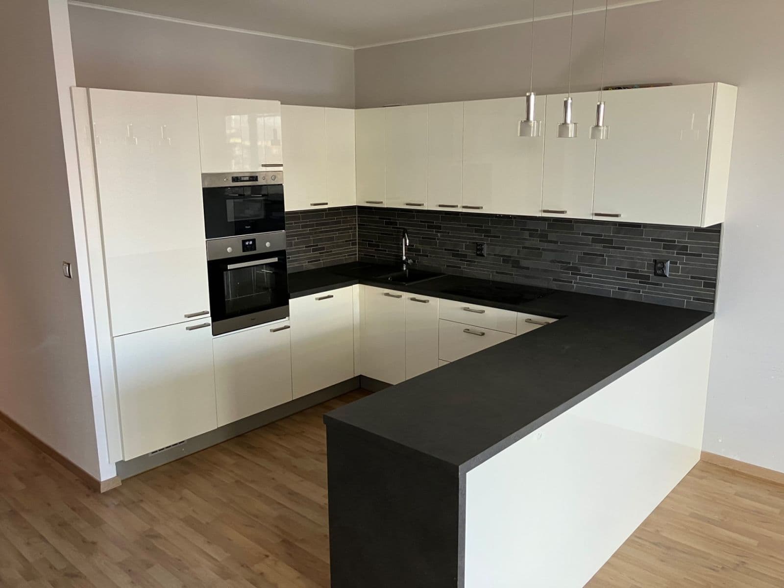 2 bedroom with open-plan kitchen flat for sale, 93 m², Voskovcova, Prague, Prague 2 bedroom with open-plan kitchen flat for sale, 93 m², Voskovcova, Prague, Prague