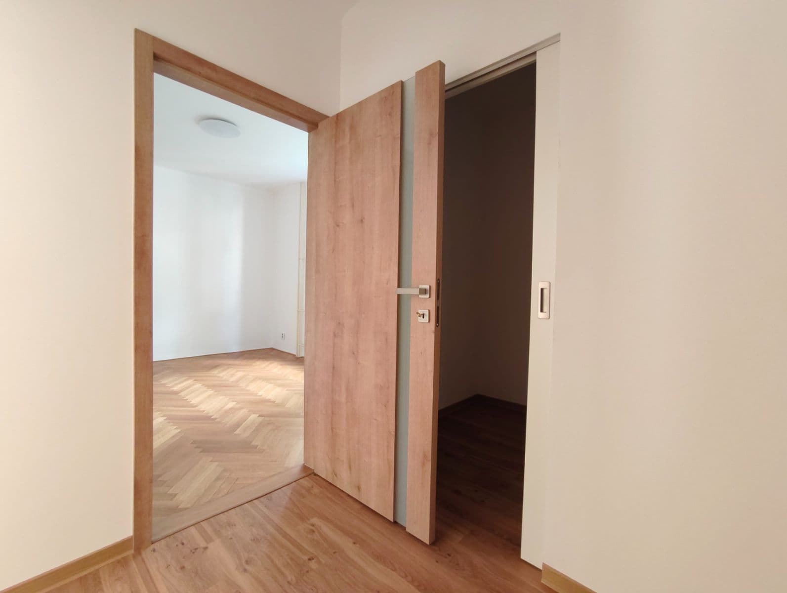 2 bedroom with open-plan kitchen flat to rent, 70 m², Nad Zlíchovem, Prague, Prague 2 bedroom with open-plan kitchen flat to rent, 70 m², Nad Zlíchovem, Prague, Prague