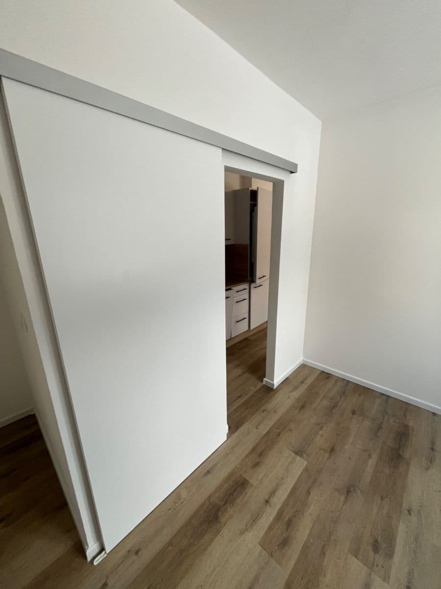 1 bedroom with open-plan kitchen flat to rent, 39 m², Hany Kvapilové, Ostrava, Moravskoslezský Region 1 bedroom with open-plan kitchen flat to rent, 39 m², Hany Kvapilové, Ostrava, Moravskoslezský Region
