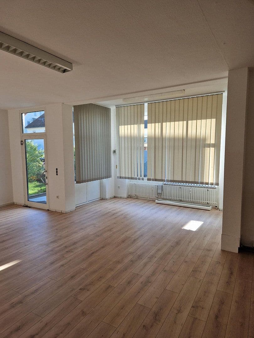 office to rent, 50 m², Spinnerstr. 3, Wendlingen am Neckar, Baden-Württemberg office to rent, 50 m², Spinnerstr. 3, Wendlingen am Neckar, Baden-Württemberg
