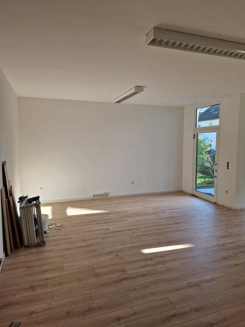 office to rent, 50 m², Spinnerstr. 3, Wendlingen am Neckar, Baden-Württemberg office to rent, 50 m², Spinnerstr. 3, Wendlingen am Neckar, Baden-Württemberg