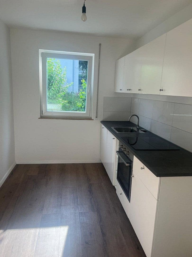 2 bedroom with open-plan kitchen flat to rent, 85 m², Brandenburgerstr. 2, Esslingen am Neckar, Baden-Württemberg 2 bedroom with open-plan kitchen flat to rent, 85 m², Brandenburgerstr. 2, Esslingen am Neckar, Baden-Württemberg
