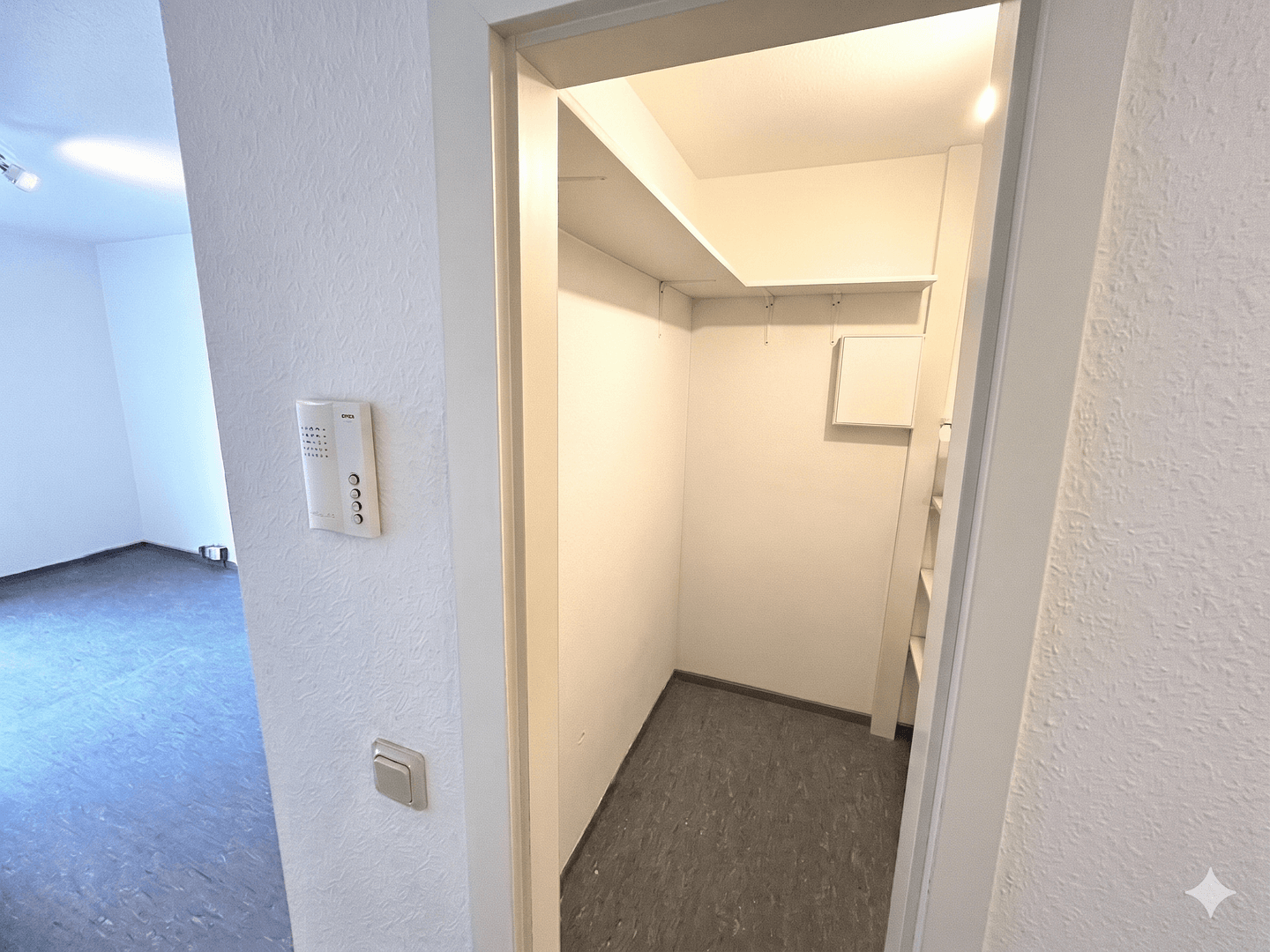 Studio flat to rent, 25 m², Pluwiger Strasse 16, Trier, Rhineland-Palatinate Studio flat to rent, 25 m², Pluwiger Strasse 16, Trier, Rhineland-Palatinate