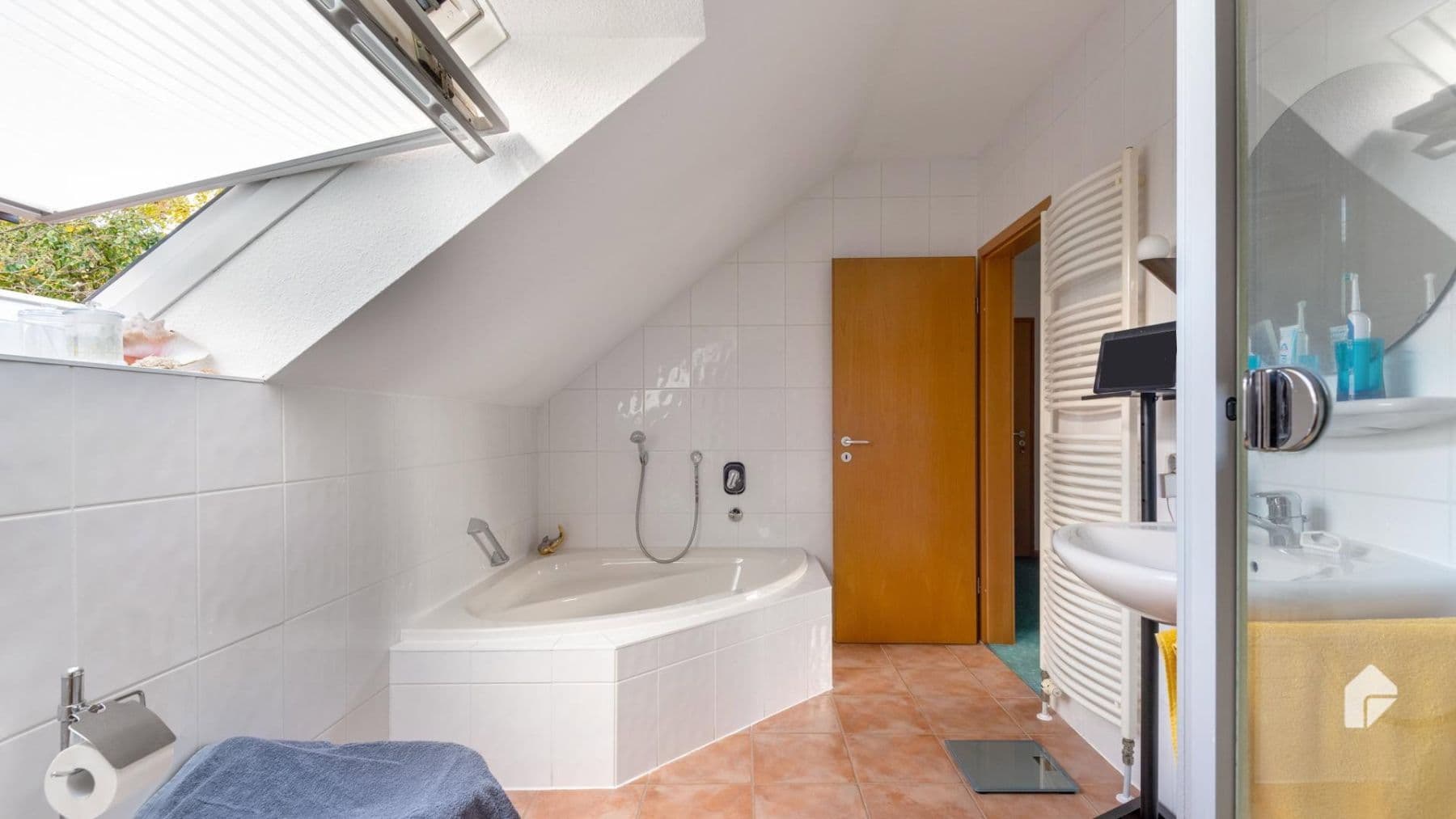 2 bedroom with open-plan kitchen flat to rent, 140 m², Niedernhausen, Hesse 2 bedroom with open-plan kitchen flat to rent, 140 m², Niedernhausen, Hesse