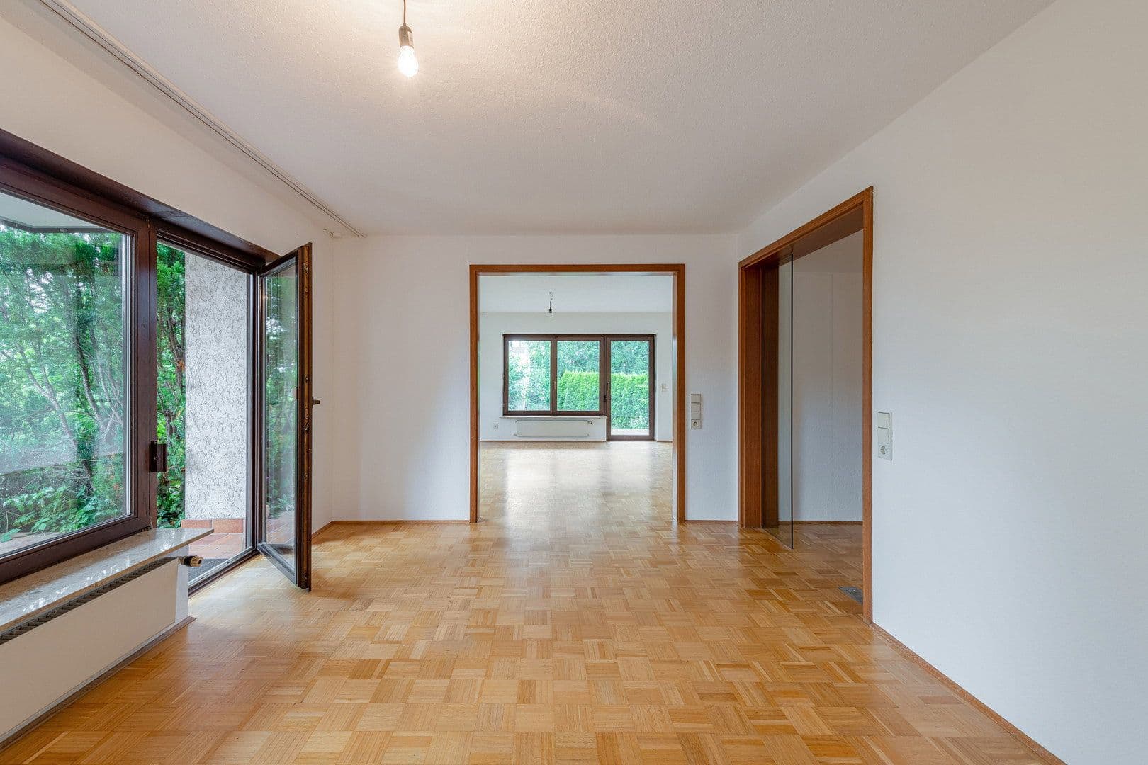 3 bedroom with open-plan kitchen flat to rent, 132 m², Stuttgart, Baden-Württemberg 3 bedroom with open-plan kitchen flat to rent, 132 m², Stuttgart, Baden-Württemberg