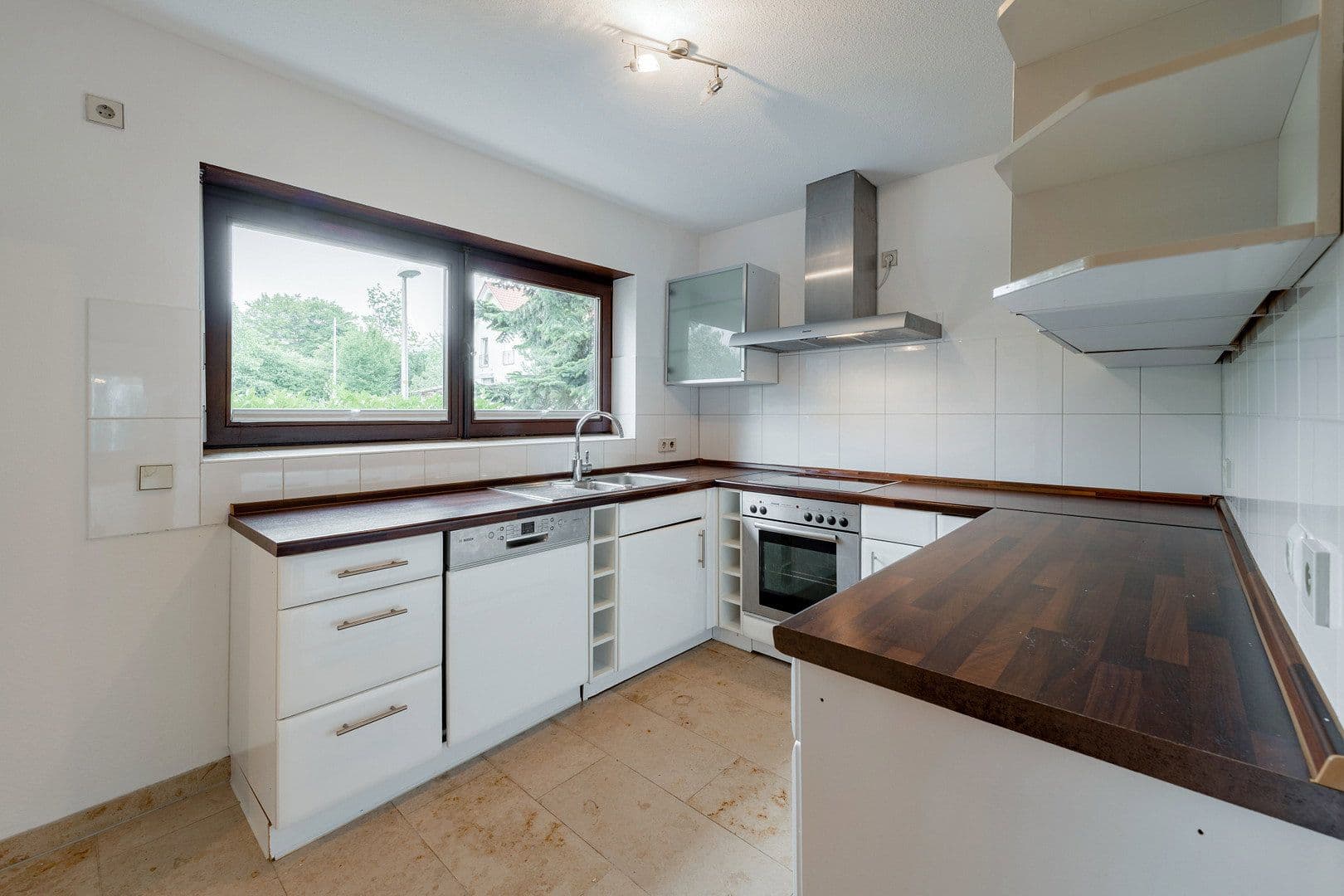 3 bedroom with open-plan kitchen flat to rent, 132 m², Stuttgart, Baden-Württemberg 3 bedroom with open-plan kitchen flat to rent, 132 m², Stuttgart, Baden-Württemberg