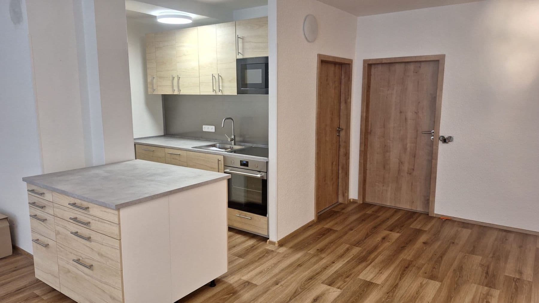 2 bedroom with open-plan kitchen flat to rent, 77 m², Merhautova, Brno, Jihomoravský Region 2 bedroom with open-plan kitchen flat to rent, 77 m², Merhautova, Brno, Jihomoravský Region