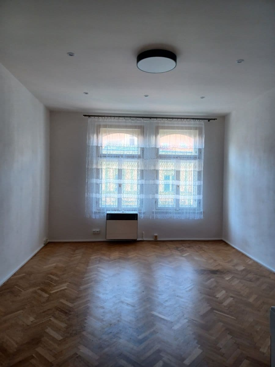 1 bedroom with open-plan kitchen flat to rent, 48 m², Korunní, Prague, Prague 1 bedroom with open-plan kitchen flat to rent, 48 m², Korunní, Prague, Prague