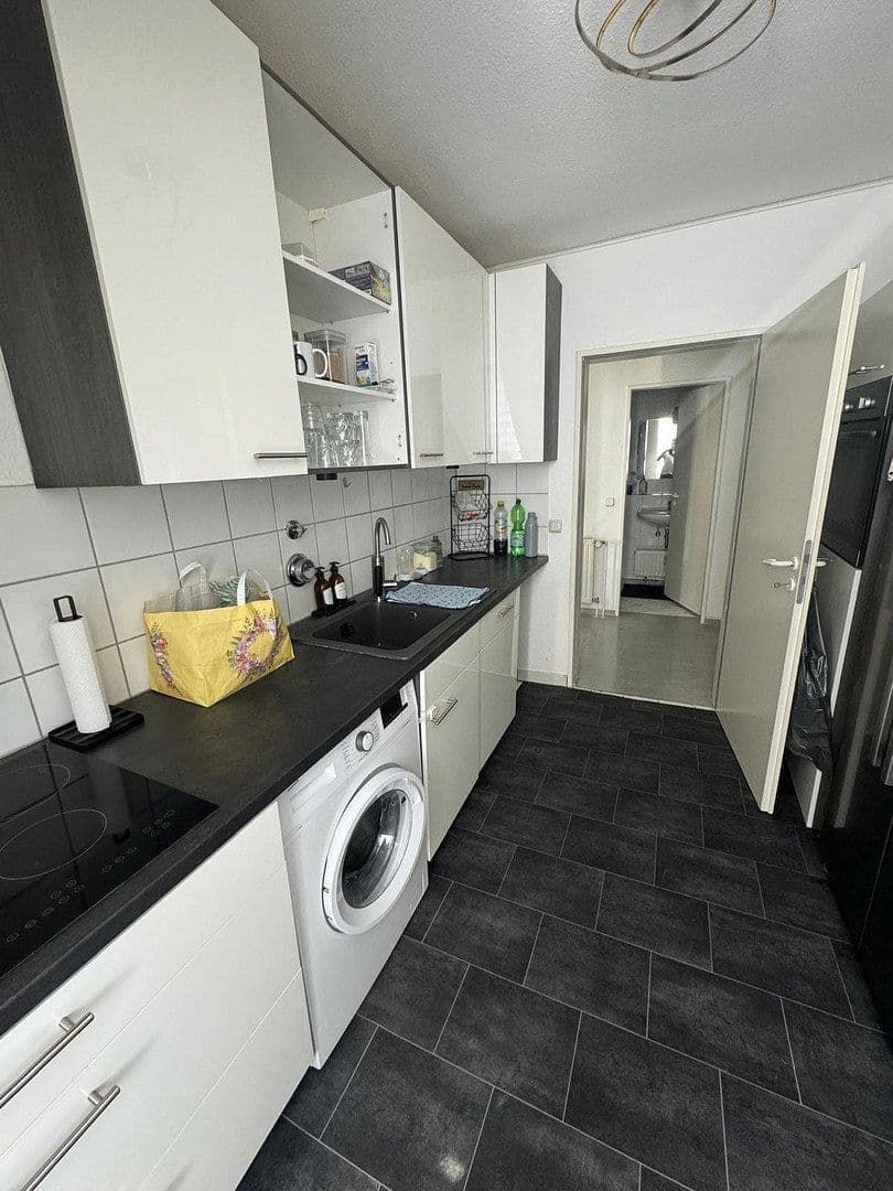2 bedroom with open-plan kitchen flat to rent, 87 m², Berliner Straße 55, Niederkassel, North Rhine-Westphalia 2 bedroom with open-plan kitchen flat to rent, 87 m², Berliner Straße 55, Niederkassel, North Rhine-Westphalia