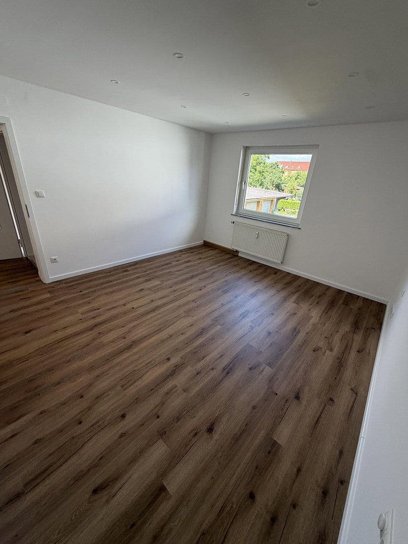 4 bedroom with open-plan kitchen flat for sale, 120 m², Niederwerrn, Bavaria 4 bedroom with open-plan kitchen flat for sale, 120 m², Niederwerrn, Bavaria