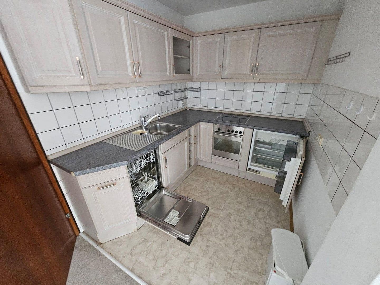 1 bedroom with open-plan kitchen flat for sale, 64 m², Birkhahnweg 30, Kirchheim unter Teck, Baden-Württemberg 1 bedroom with open-plan kitchen flat for sale, 64 m², Birkhahnweg 30, Kirchheim unter Teck, Baden-Württemberg