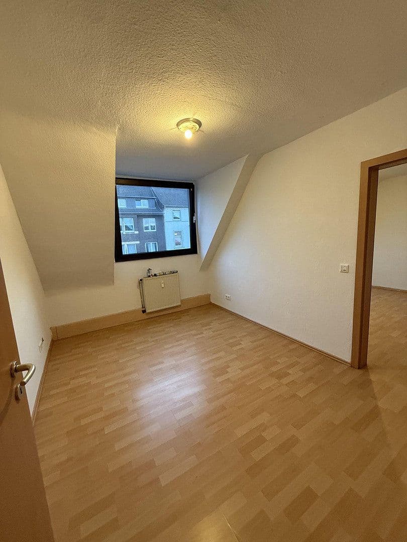 1 bedroom with open-plan kitchen flat to rent, 59 m², Falkensteinstraße 2-4, Oberhausen, North Rhine-Westphalia 1 bedroom with open-plan kitchen flat to rent, 59 m², Falkensteinstraße 2-4, Oberhausen, North Rhine-Westphalia