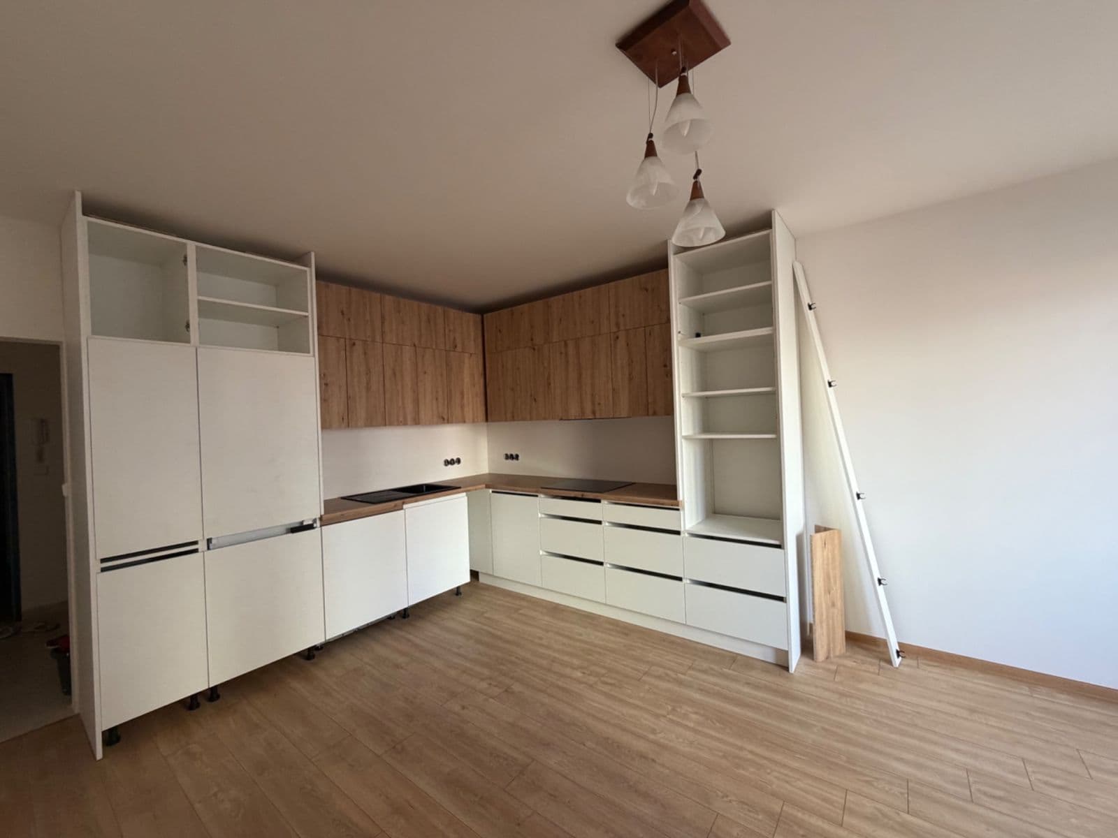 1 bedroom with open-plan kitchen flat to rent, 56 m², Petržílkova, Prague, Prague 1 bedroom with open-plan kitchen flat to rent, 56 m², Petržílkova, Prague, Prague