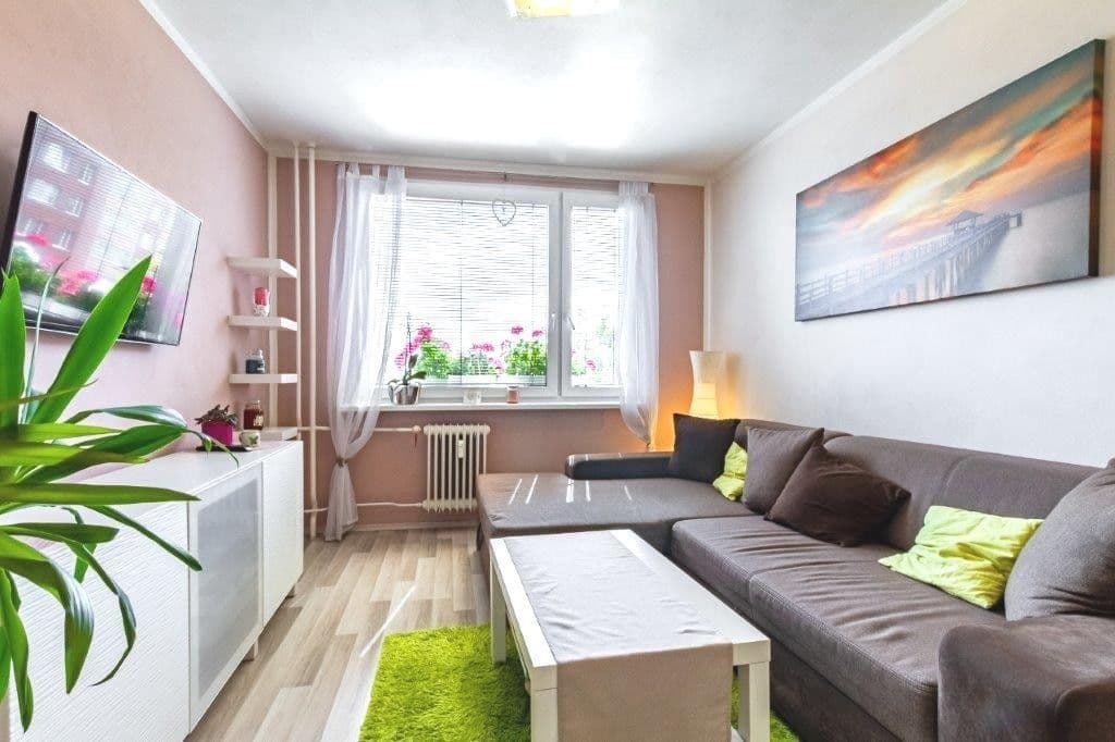 1 bedroom with open-plan kitchen flat to rent, 41 m², Na růžovém poli, Kladno, Středočeský Region 1 bedroom with open-plan kitchen flat to rent, 41 m², Na růžovém poli, Kladno, Středočeský Region