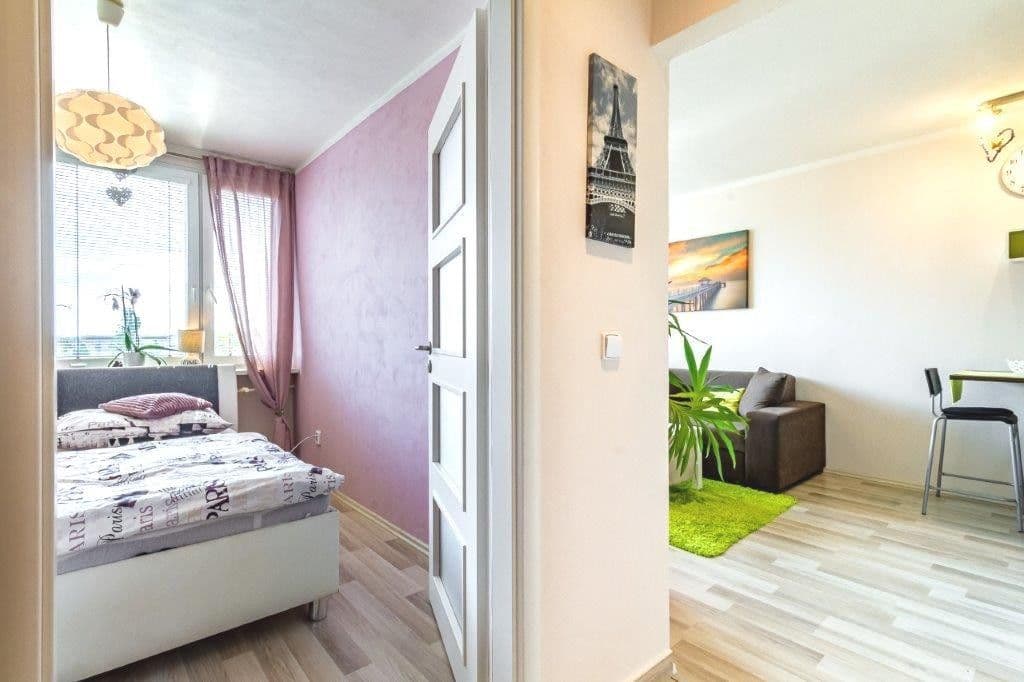 1 bedroom with open-plan kitchen flat to rent, 41 m², Na růžovém poli, Kladno, Středočeský Region 1 bedroom with open-plan kitchen flat to rent, 41 m², Na růžovém poli, Kladno, Středočeský Region