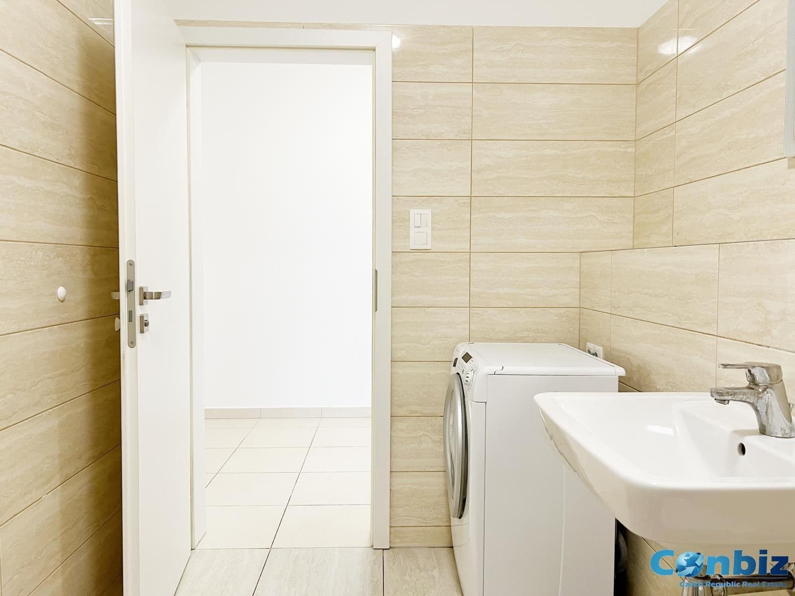 1 bedroom with open-plan kitchen flat to rent, 64 m², Zlochova, Prague, Prague 1 bedroom with open-plan kitchen flat to rent, 64 m², Zlochova, Prague, Prague