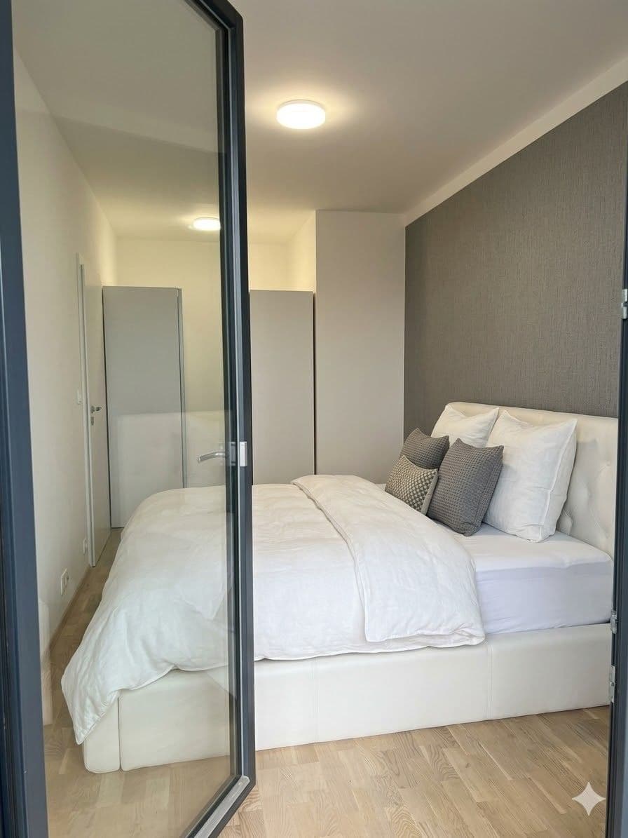 1 bedroom with open-plan kitchen flat to rent, 64 m², Zlochova, Prague, Prague 1 bedroom with open-plan kitchen flat to rent, 64 m², Zlochova, Prague, Prague