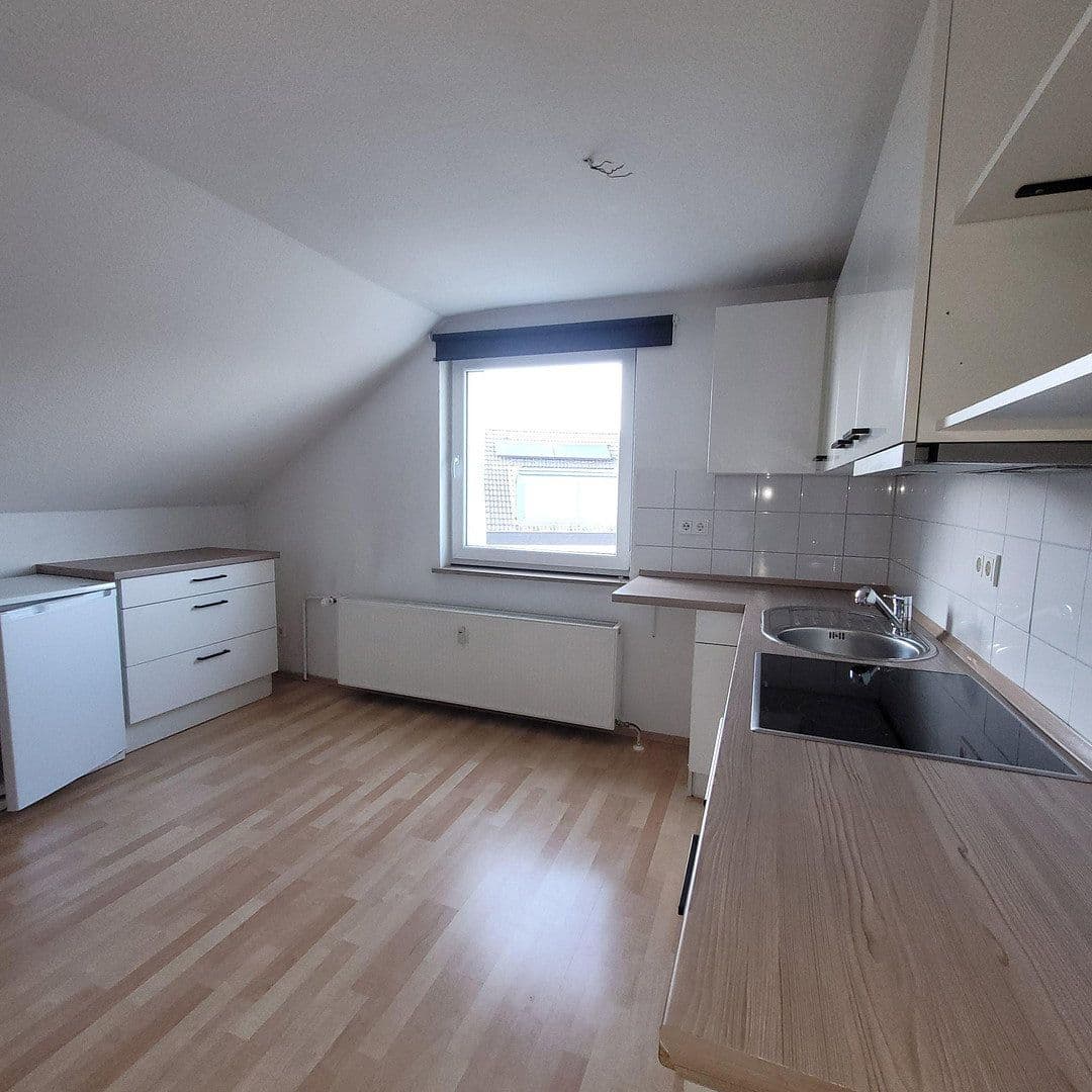 Studio flat to rent, 43 m², Bergisch Gladbach, North Rhine-Westphalia Studio flat to rent, 43 m², Bergisch Gladbach, North Rhine-Westphalia
