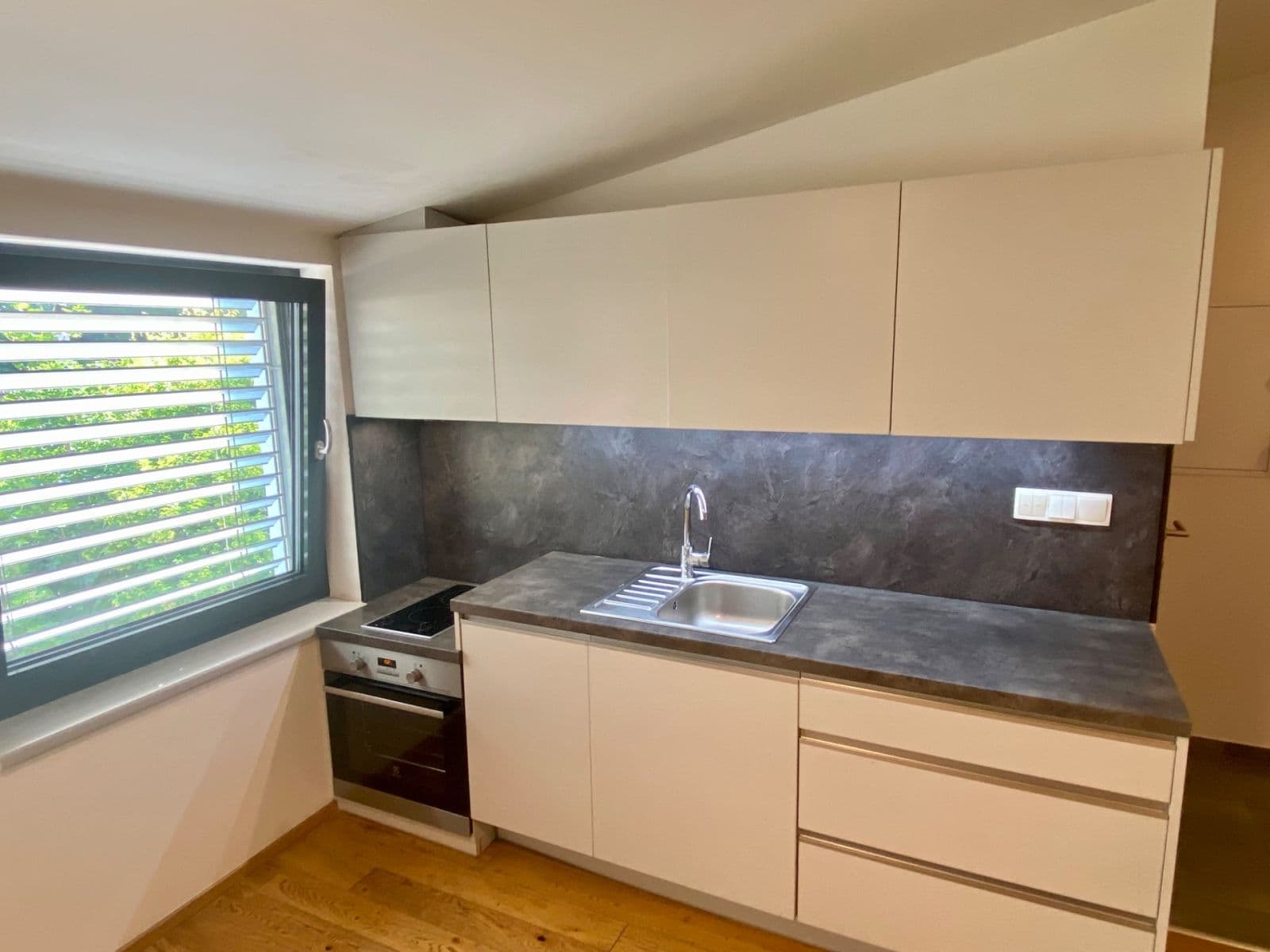 Studio flat to rent, 19 m², Ondráčkova, Brno, Jihomoravský Region Studio flat to rent, 19 m², Ondráčkova, Brno, Jihomoravský Region