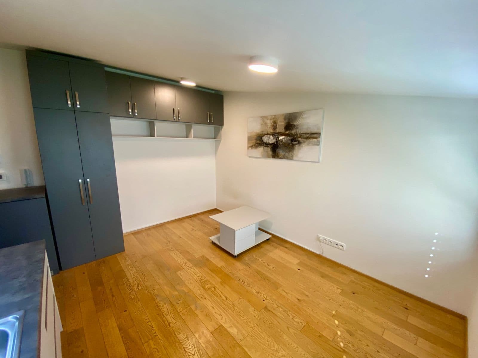 Studio flat to rent, 19 m², Ondráčkova, Brno, Jihomoravský Region Studio flat to rent, 19 m², Ondráčkova, Brno, Jihomoravský Region