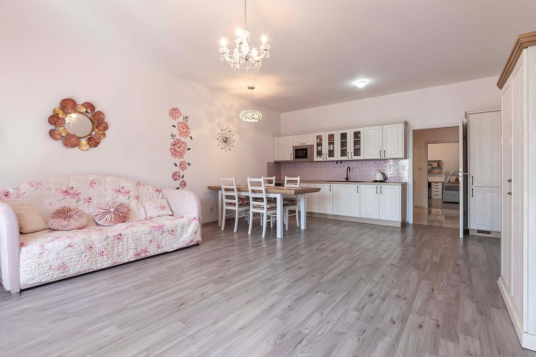 1 bedroom with open-plan kitchen flat for sale, 77 m², Plzeň, Plzeňský Region 1 bedroom with open-plan kitchen flat for sale, 77 m², Plzeň, Plzeňský Region
