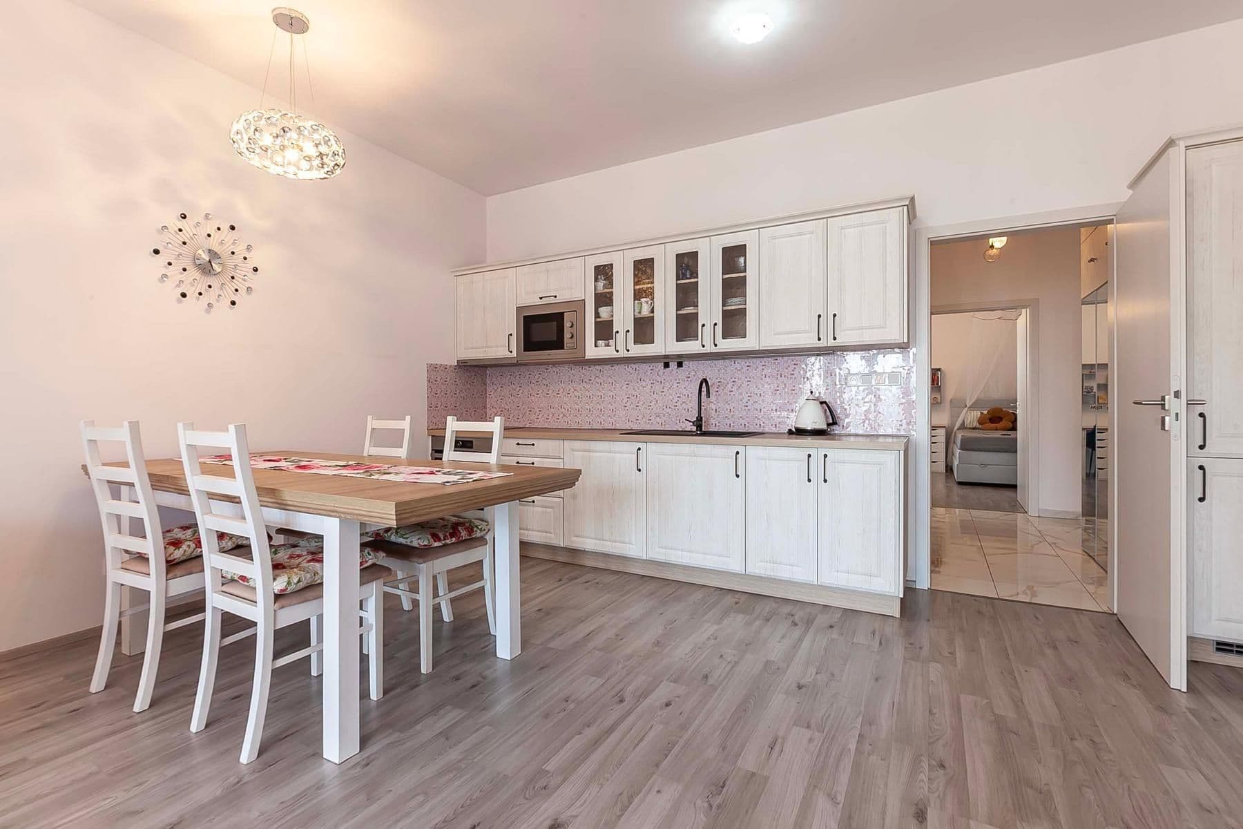 1 bedroom with open-plan kitchen flat for sale, 77 m², Plzeň, Plzeňský Region 1 bedroom with open-plan kitchen flat for sale, 77 m², Plzeň, Plzeňský Region