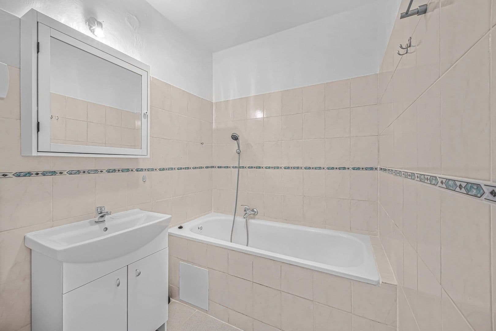 1 bedroom with open-plan kitchen flat to rent, 45 m², Mládeže, Prague, Prague 1 bedroom with open-plan kitchen flat to rent, 45 m², Mládeže, Prague, Prague