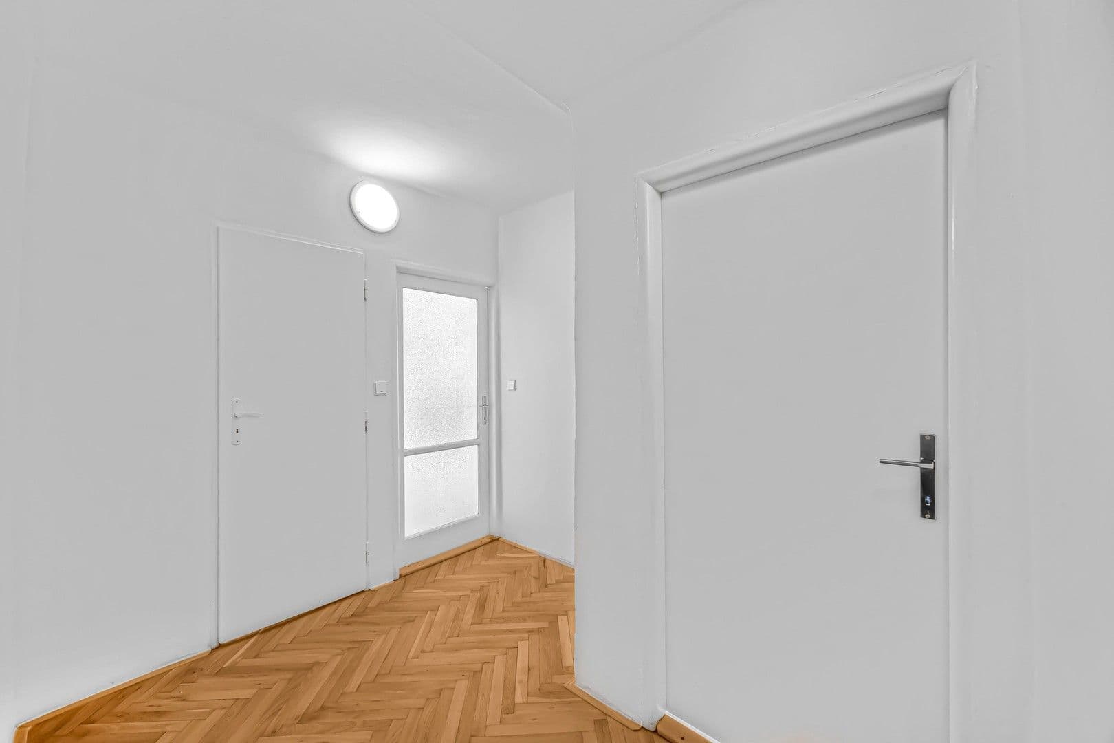 1 bedroom with open-plan kitchen flat to rent, 45 m², Mládeže, Prague, Prague 1 bedroom with open-plan kitchen flat to rent, 45 m², Mládeže, Prague, Prague