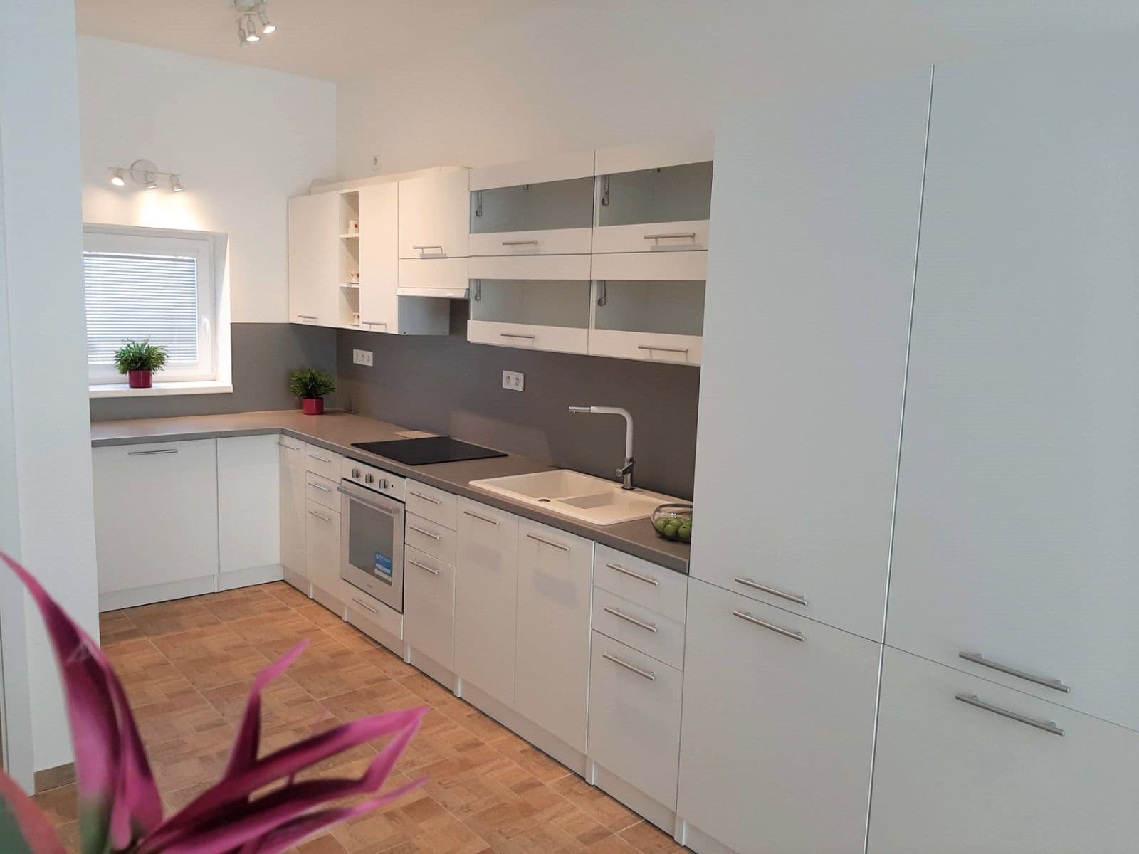 3 bedroom with open-plan kitchen flat for sale, 80 m², Smutného, Znojmo, Jihomoravský Region 3 bedroom with open-plan kitchen flat for sale, 80 m², Smutného, Znojmo, Jihomoravský Region