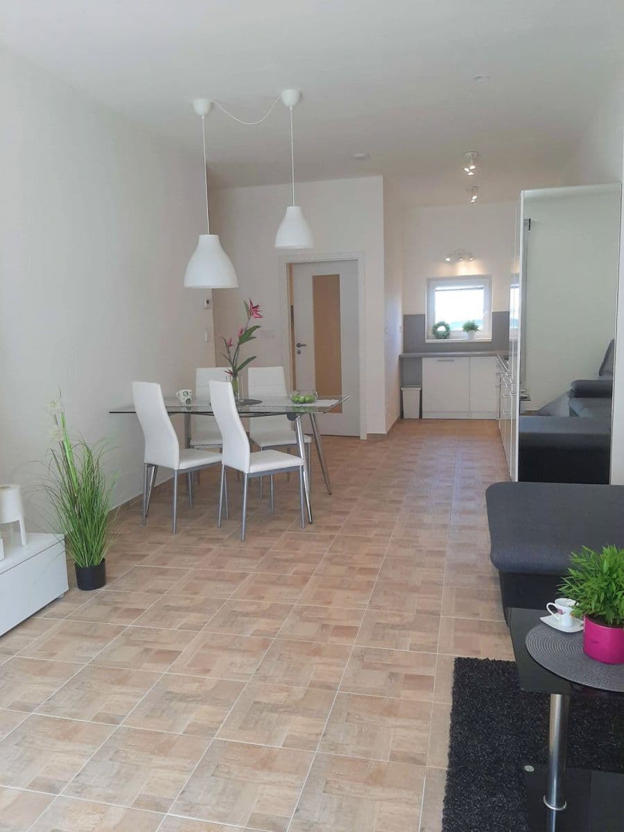 3 bedroom with open-plan kitchen flat for sale, 80 m², Smutného, Znojmo, Jihomoravský Region 3 bedroom with open-plan kitchen flat for sale, 80 m², Smutného, Znojmo, Jihomoravský Region