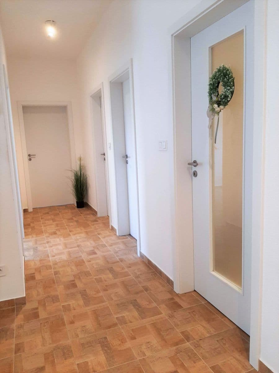 3 bedroom with open-plan kitchen flat for sale, 80 m², Smutného, Znojmo, Jihomoravský Region 3 bedroom with open-plan kitchen flat for sale, 80 m², Smutného, Znojmo, Jihomoravský Region